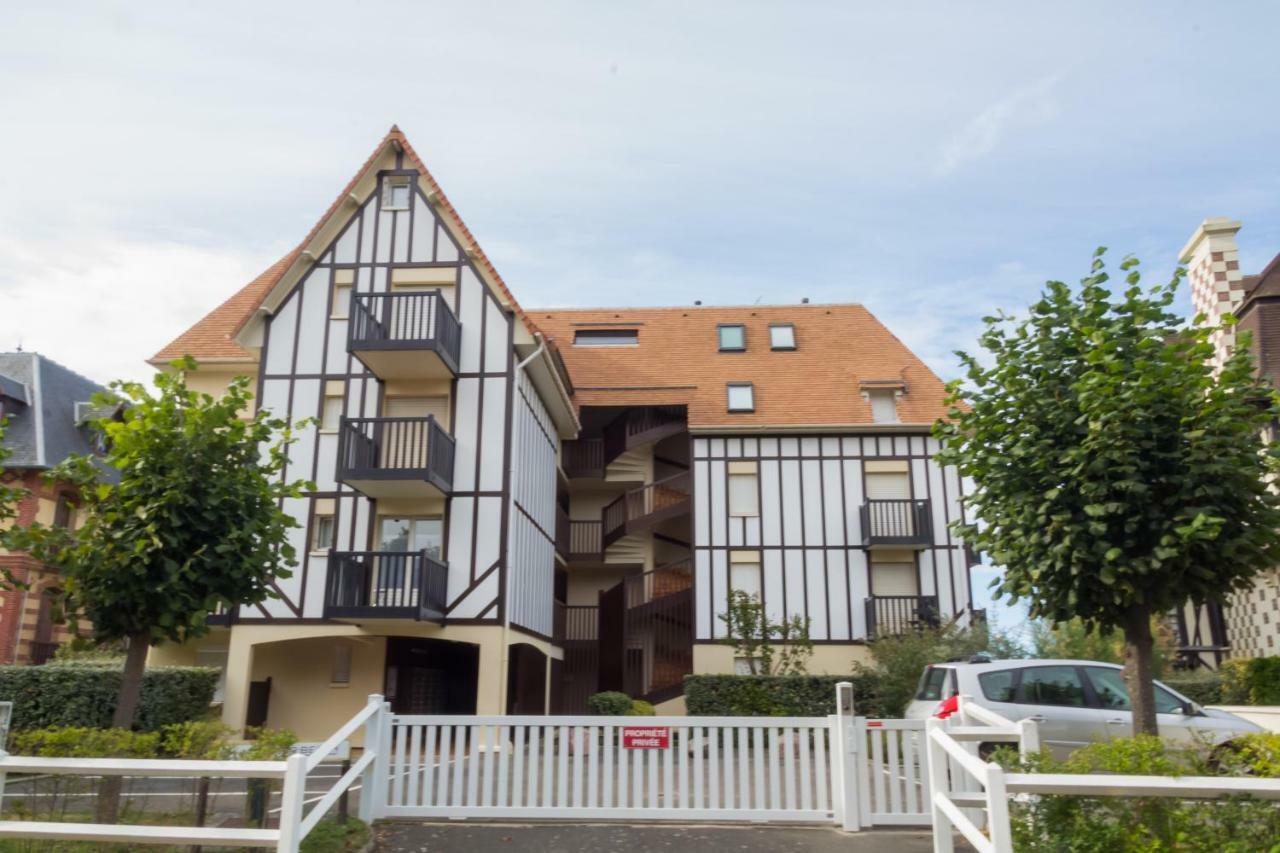 Joli Studio Avec Vue Panoramique Sur La Mer Houlgate Bagian luar foto